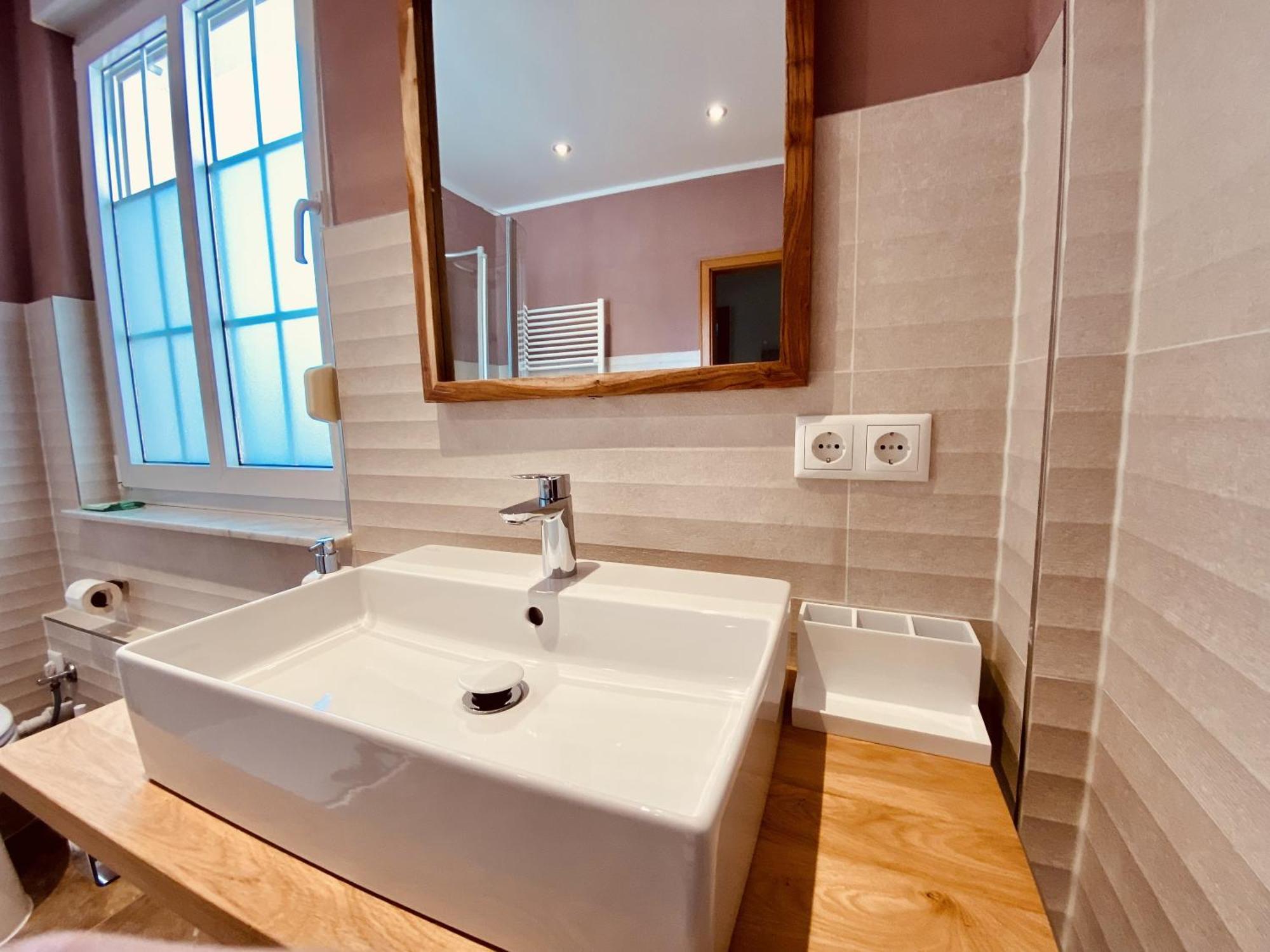 Casa Rehse I Stilvolles Apartment I 24H-Self-Check-In I Kostenlos Parken & Wlan I 55-Zoll-Smart&Kabel-Tv I Oepnv Erfurt Exterior photo